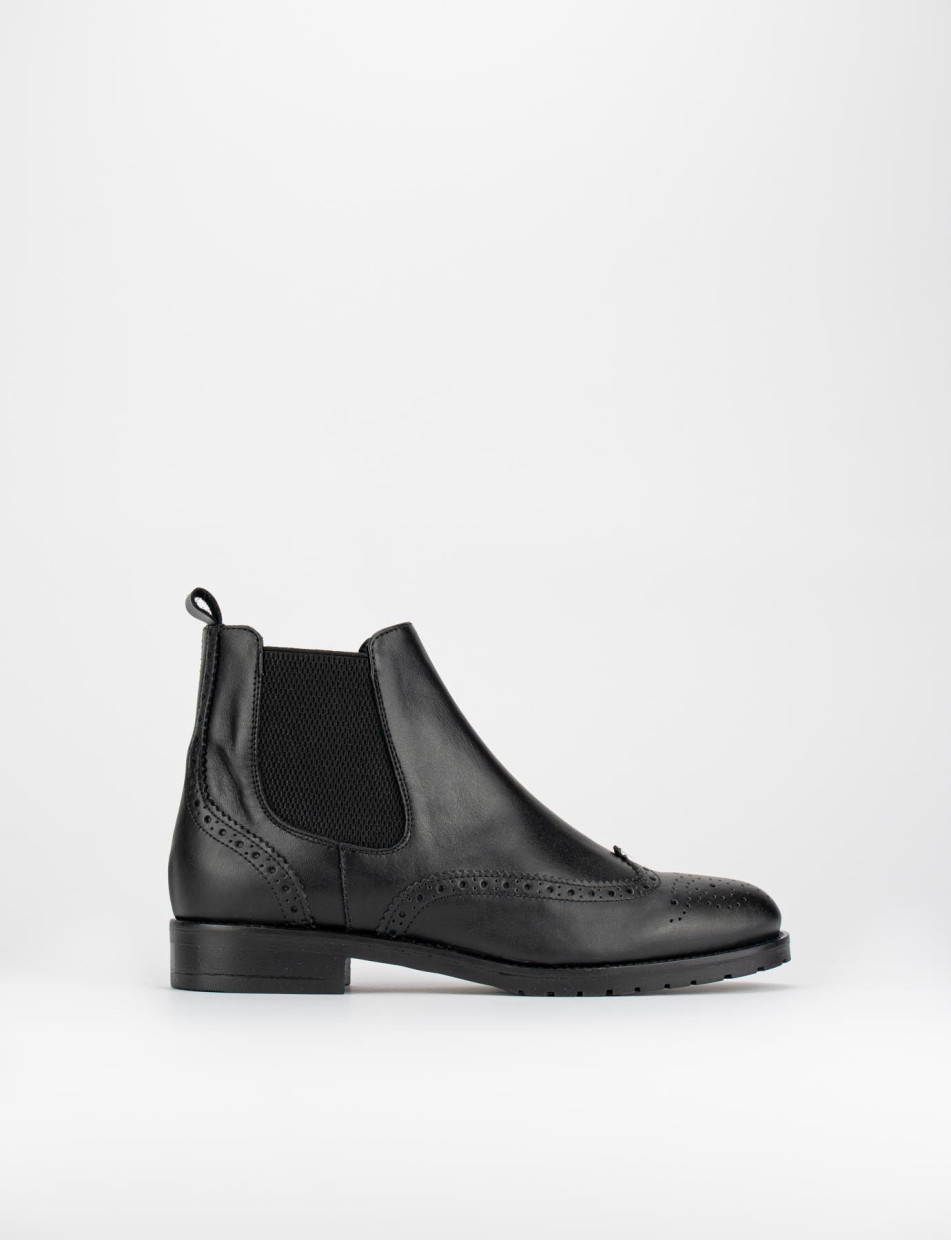 Low heel ankle boots heel 2 cm black leather