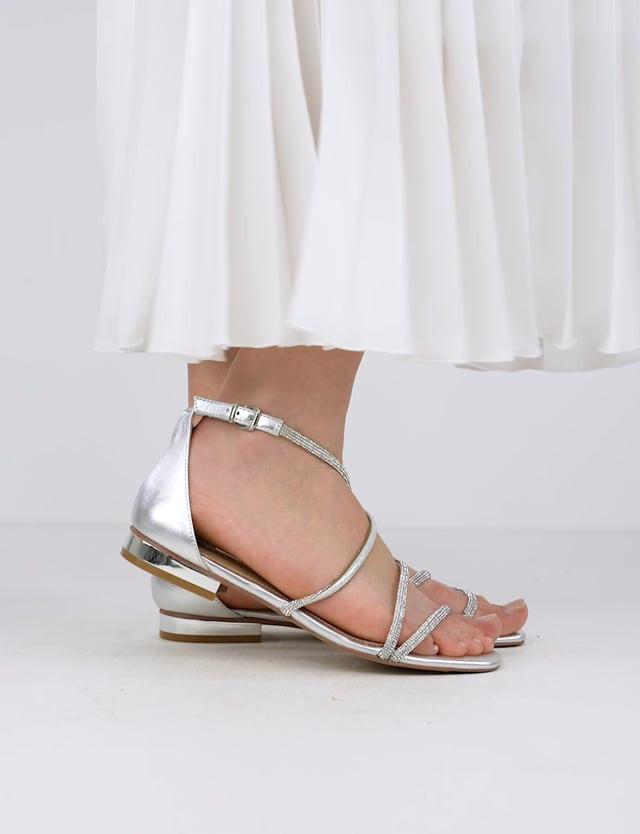 Low heel sandals heel 1 cm silver leather