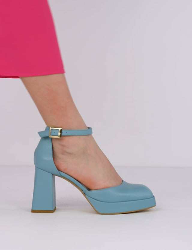 Décolleté e slingback tacco 9cm pelle azzurro