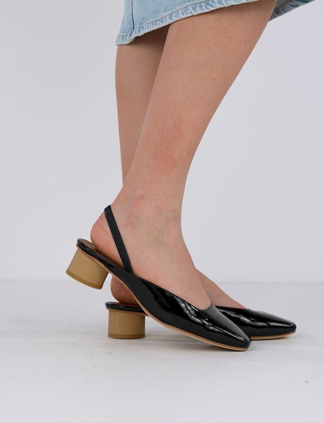 Décolleté e slingback tacco 4cm vernice nero