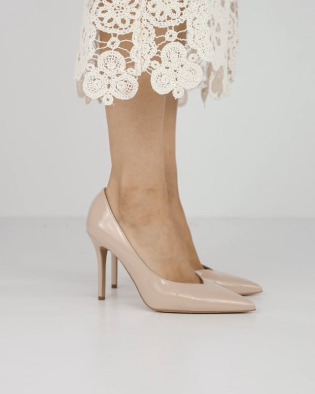 Pumps heel 9 cm beige patent