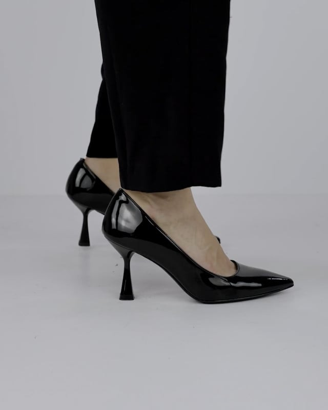 Pumps heel 7 cm black patent