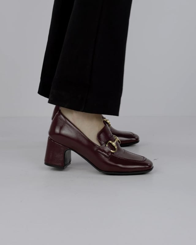 Loafers heel 5 cm bordeaux patent