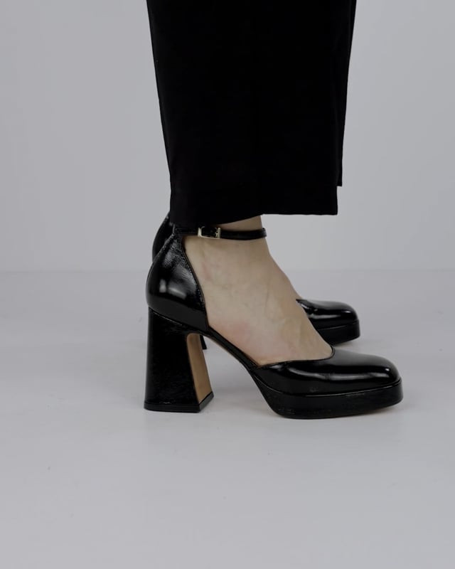 Pumps heel 9 cm black patent