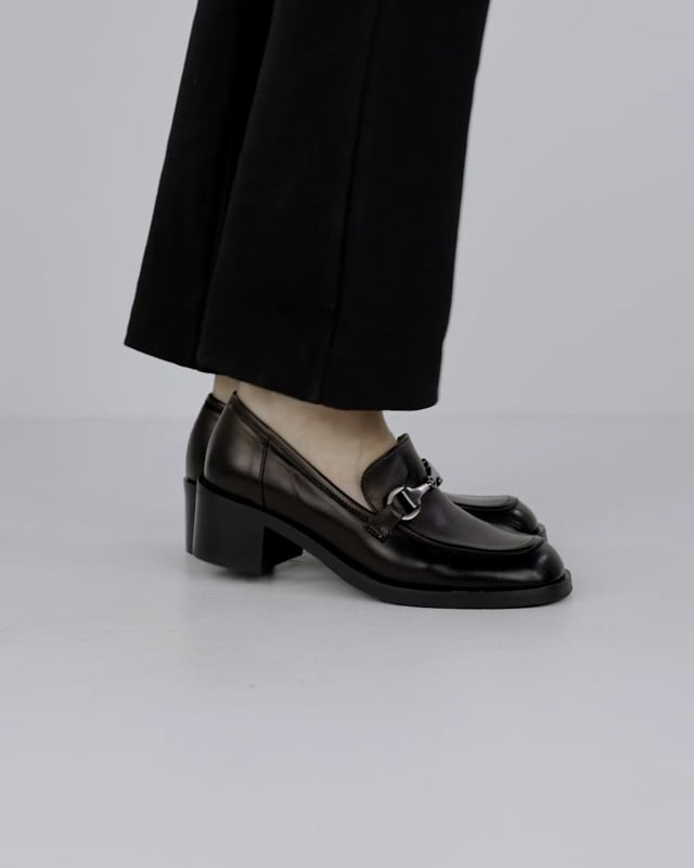 Loafers heel 5 cm black leather