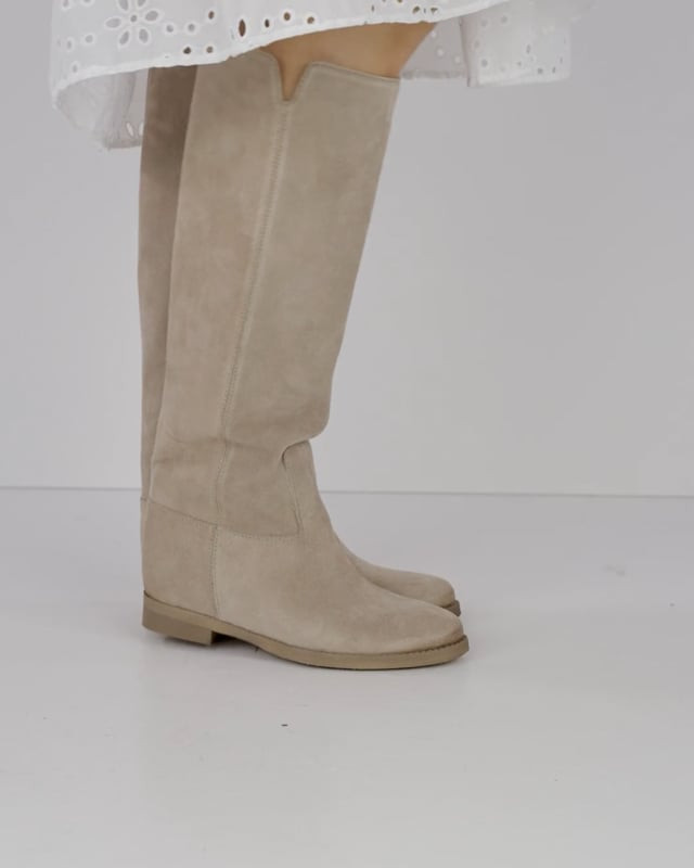 Stivale tacco 1 cm beige camoscio