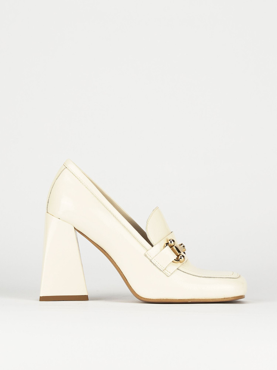 Mocassini tacco 9cm vernice beige