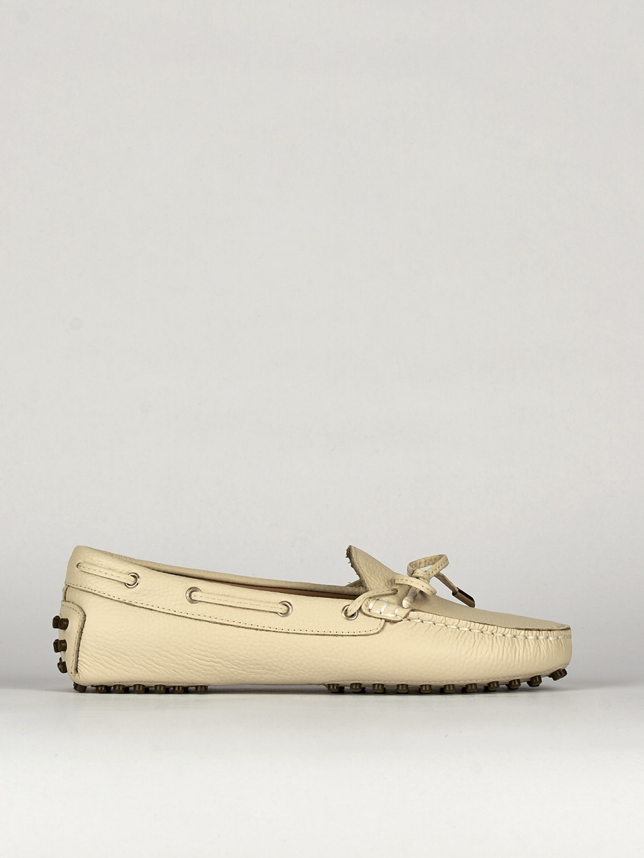 Mocassino tacco 1 cm beige pelle