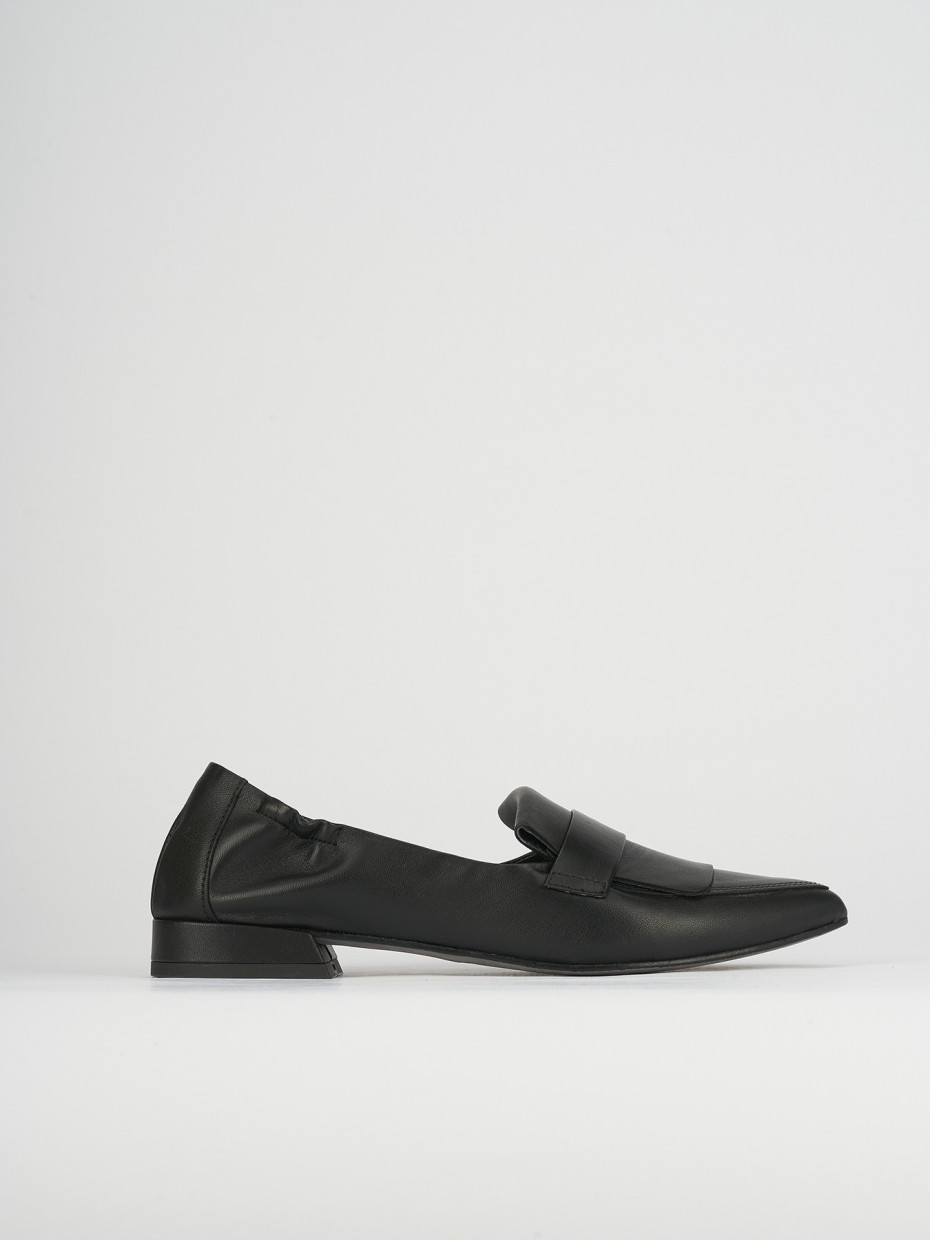 Loafers heel 1 cm black leather