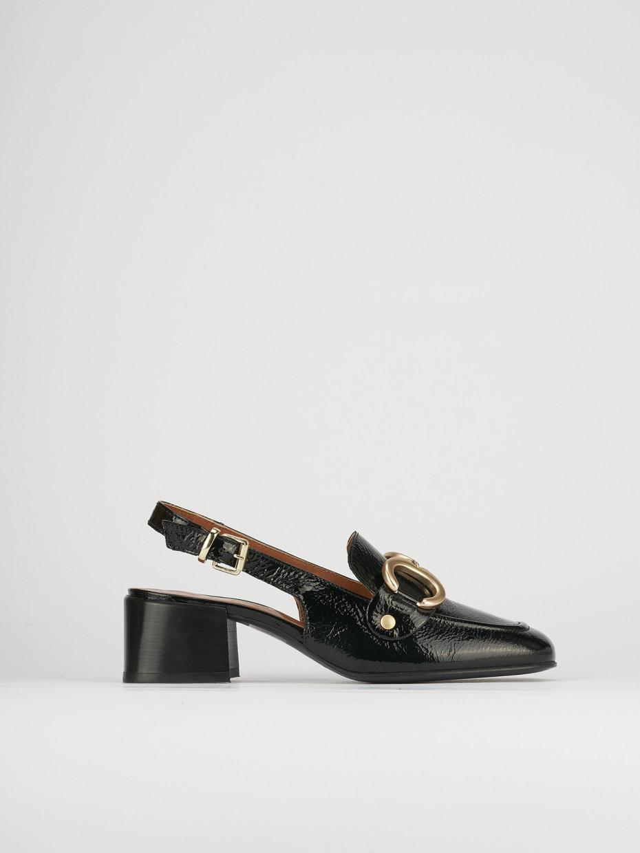 Loafers heel 5 cm black varnish