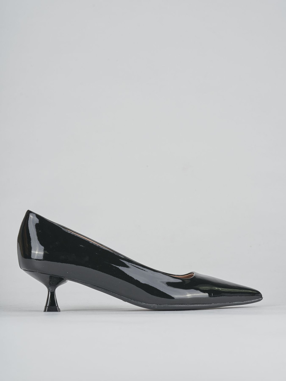 Pumps heel 5 cm black patent