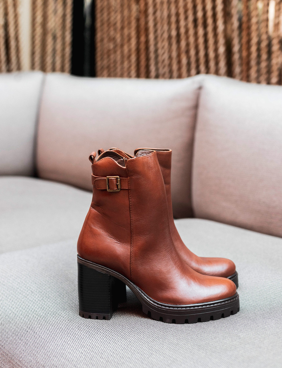 High heel ankle boots heel 7 cm brown leather