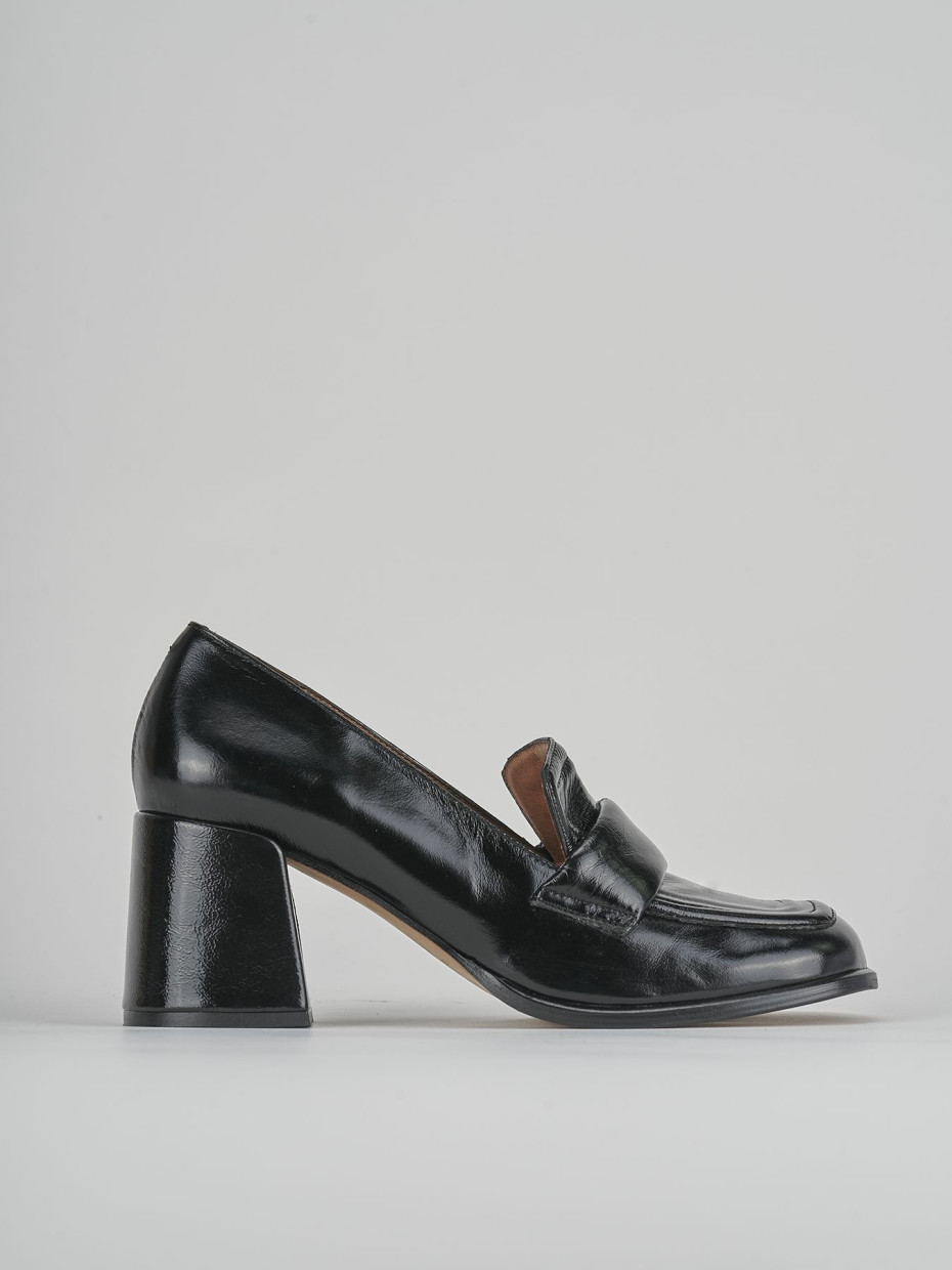 Loafers heel 5 cm black leather