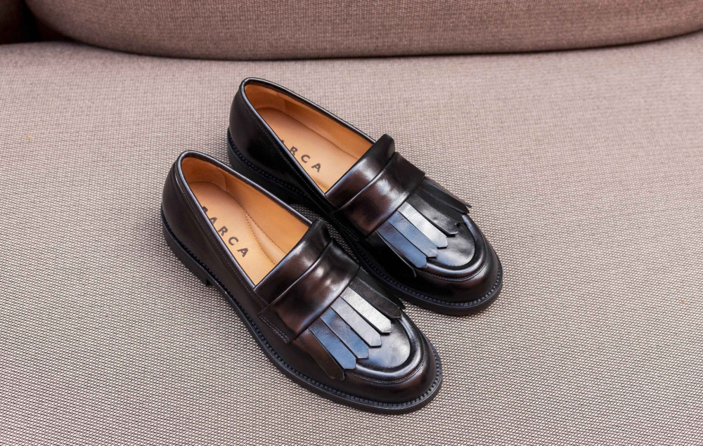 Loafers heel 1 cm black leather