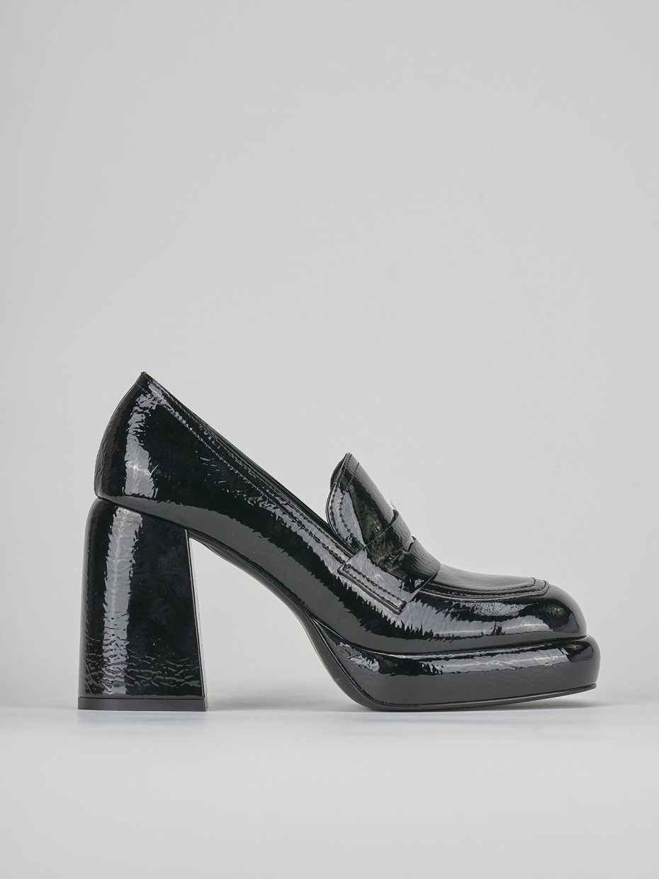 Loafers heel 9 cm black patent