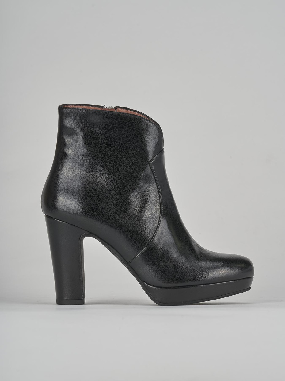 High heel ankle boots heel 7 cm black leather