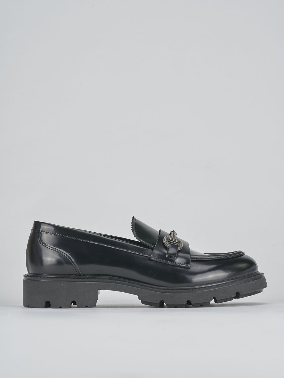 Loafers heel 2 cm black leather