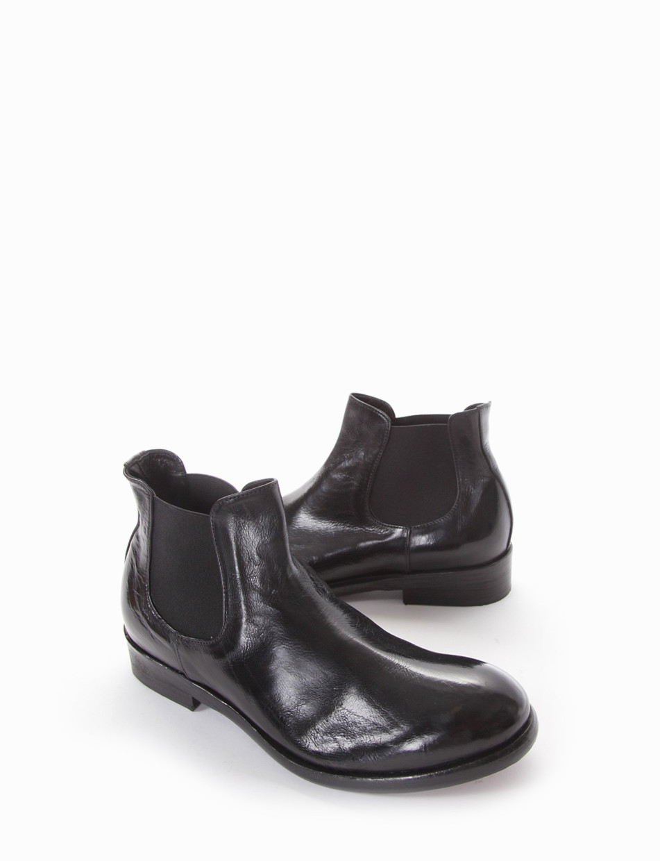 stivaletto tacco 2 cm nero