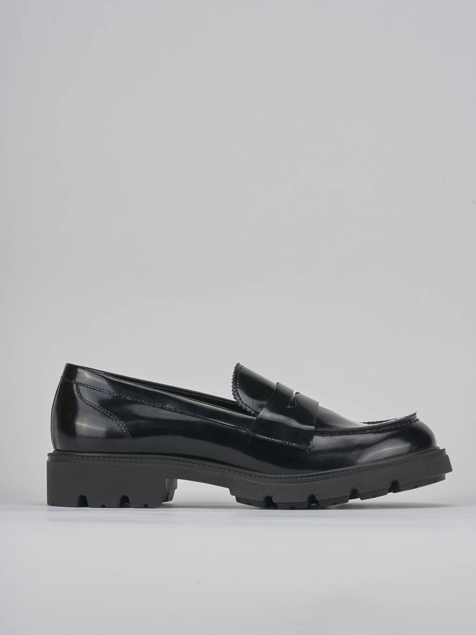 Loafers heel 2 cm black leather