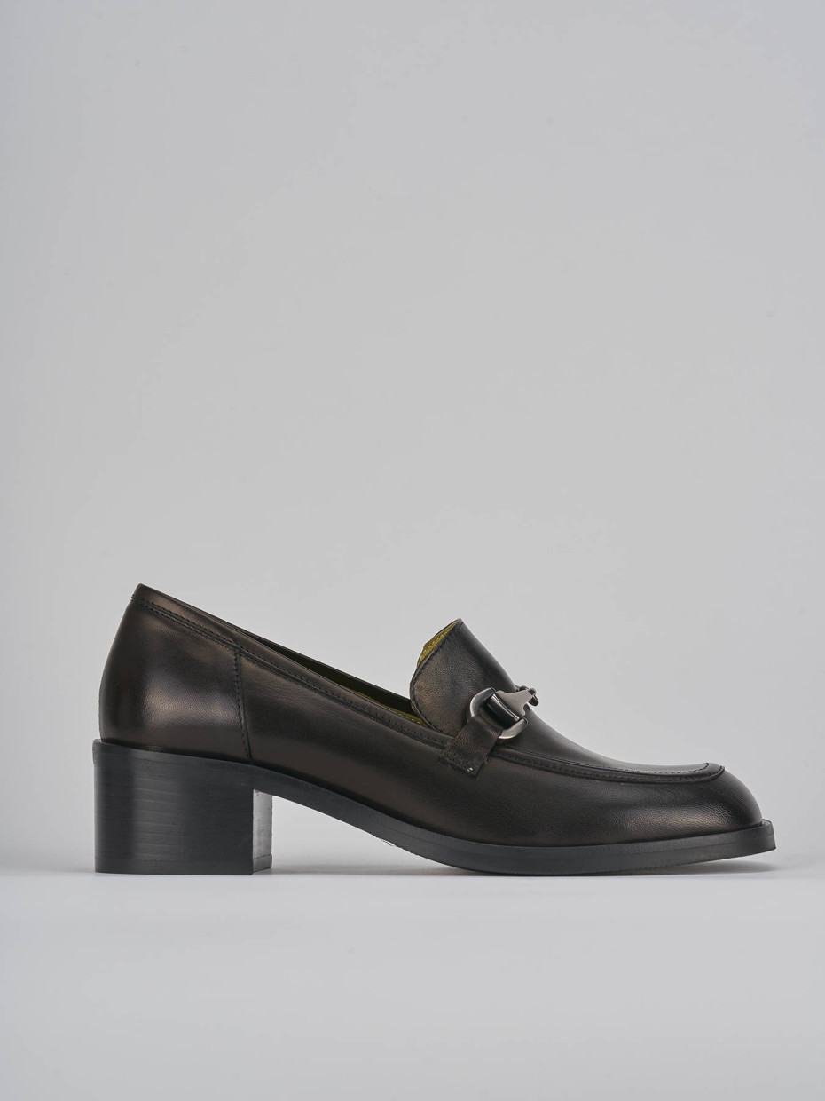 Loafers heel 5 cm black leather