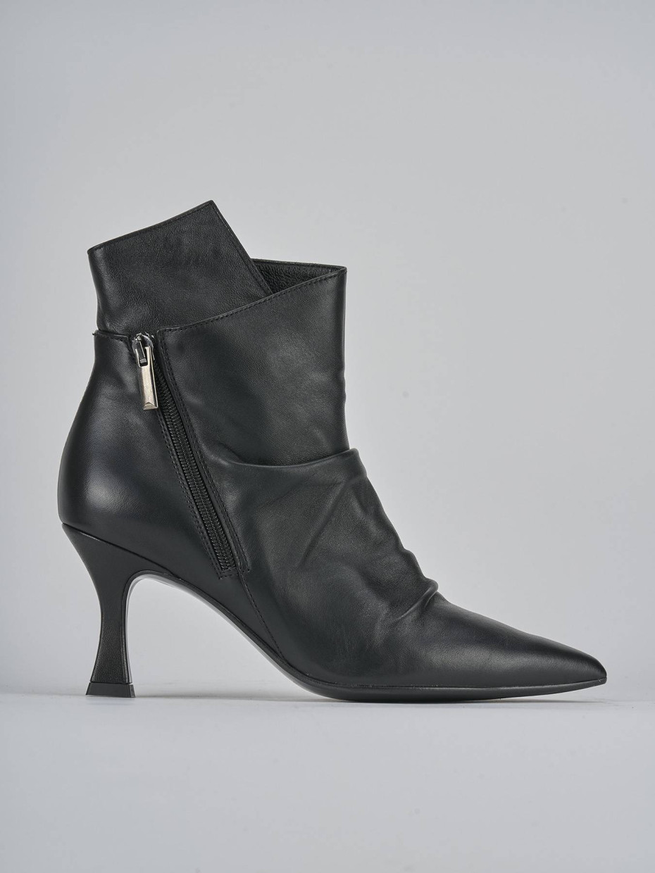 Stivaletto tacco 7 cm nero pelle