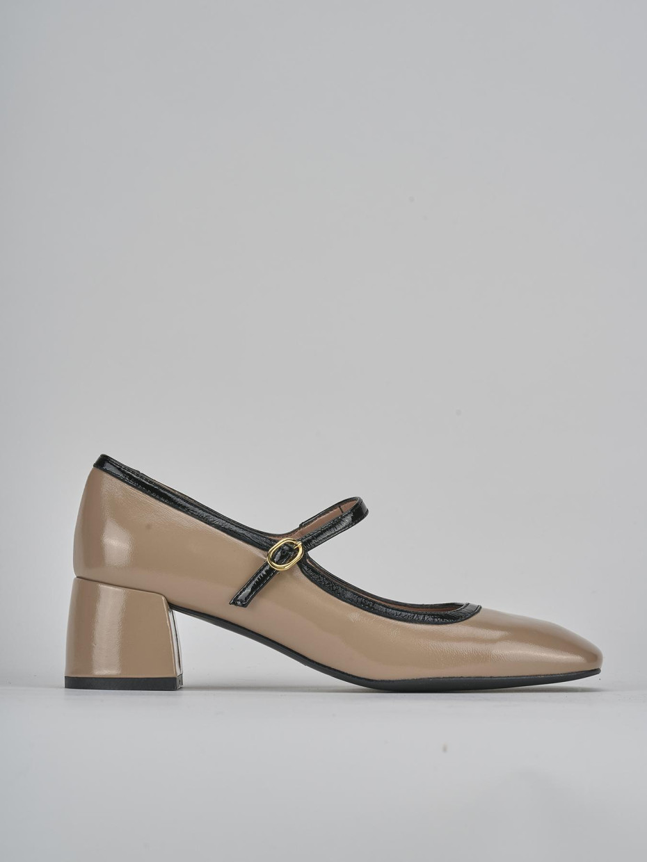 Décolleté e slingback tacco 5cm vernice beige