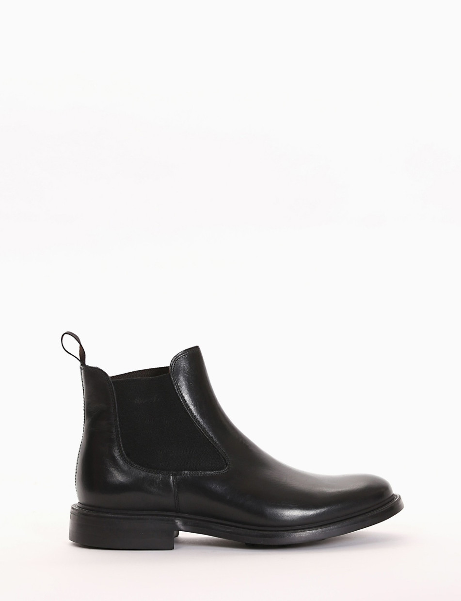 plain black ankle boots