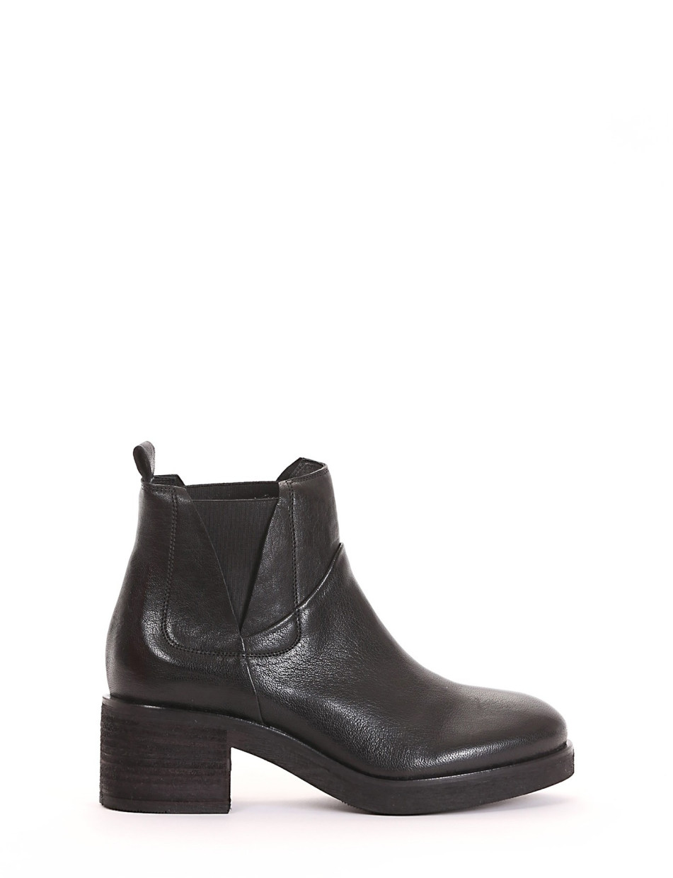 High heel ankle boots heel 5 cm black leather