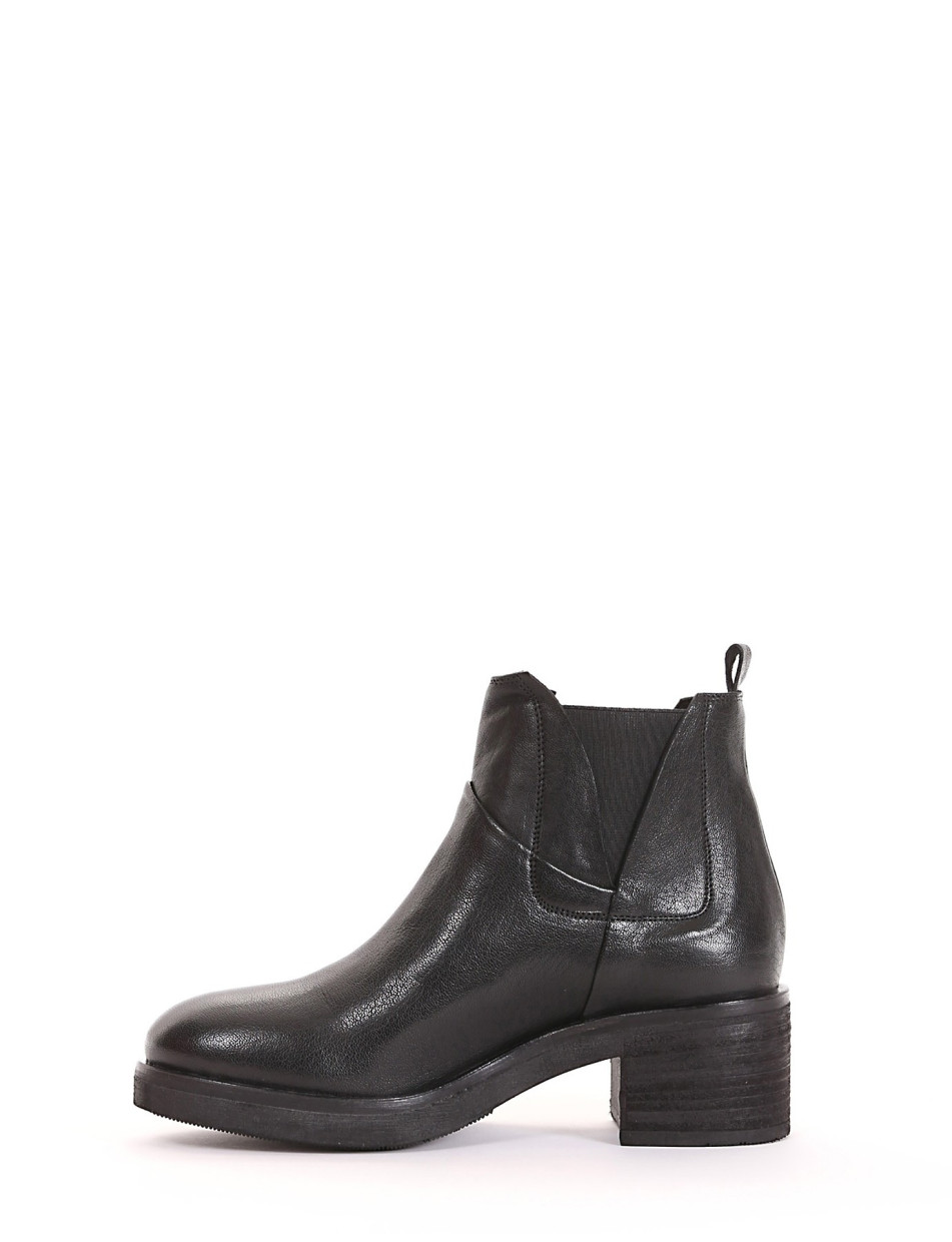 High heel ankle boots heel 5 cm black leather