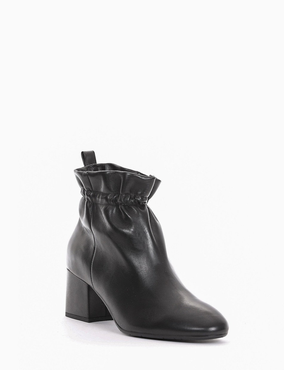 High heel ankle boots heel 5 cm black leather