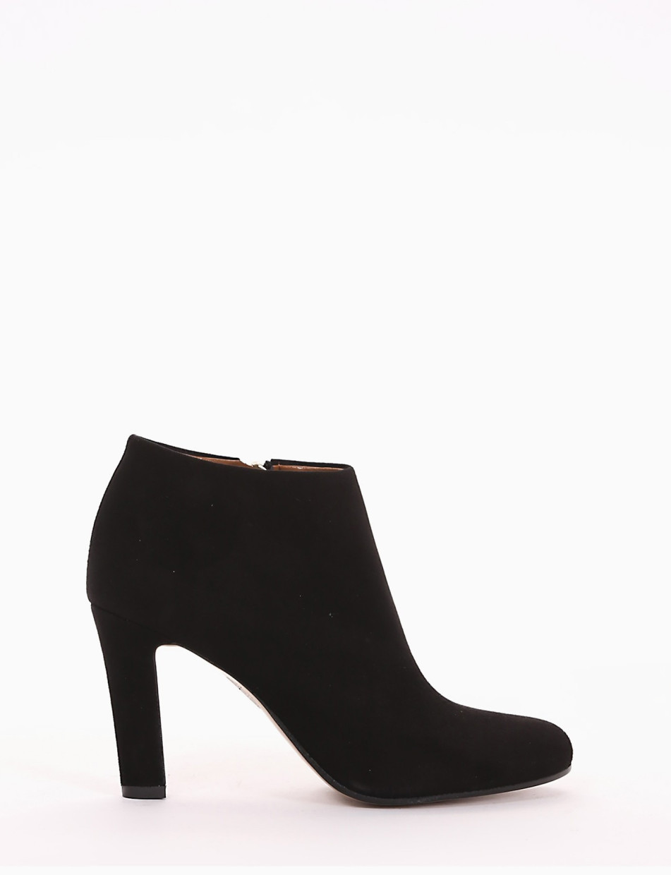 High heel ankle boots heel 8 cm black chamois