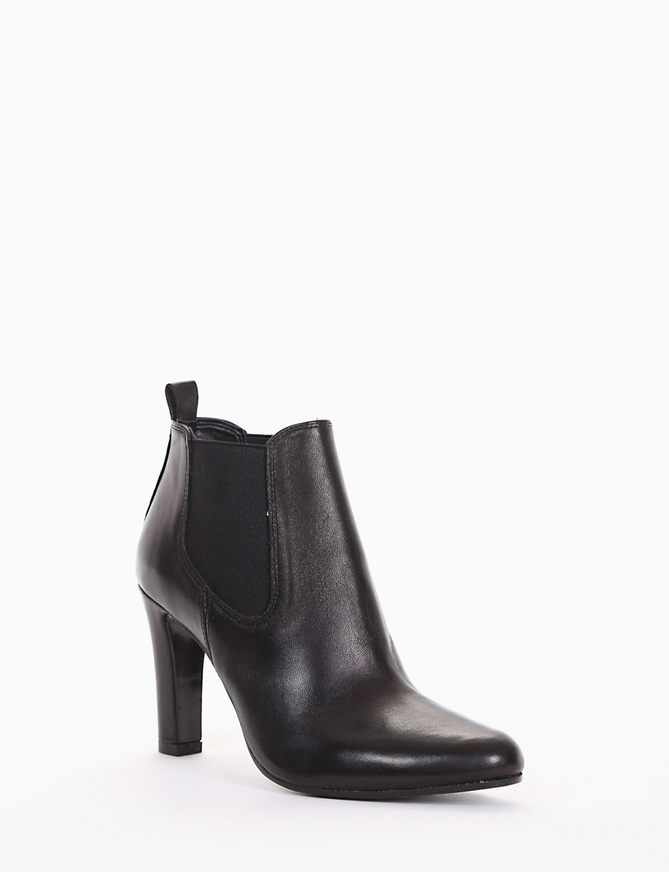 High heel ankle boots heel 8 cm black leather