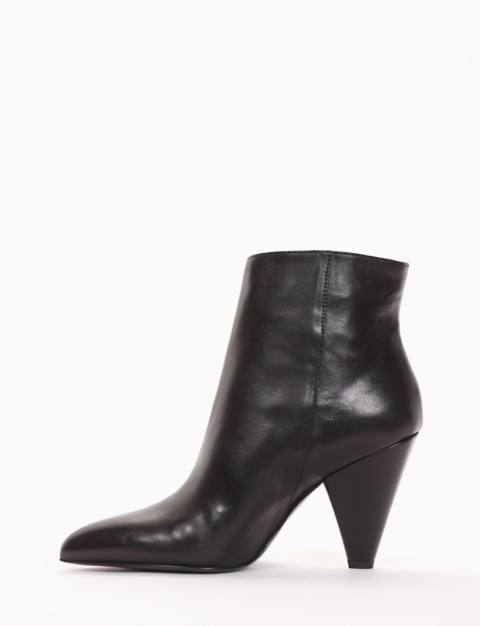 High heel ankle boots heel 8 cm black leather