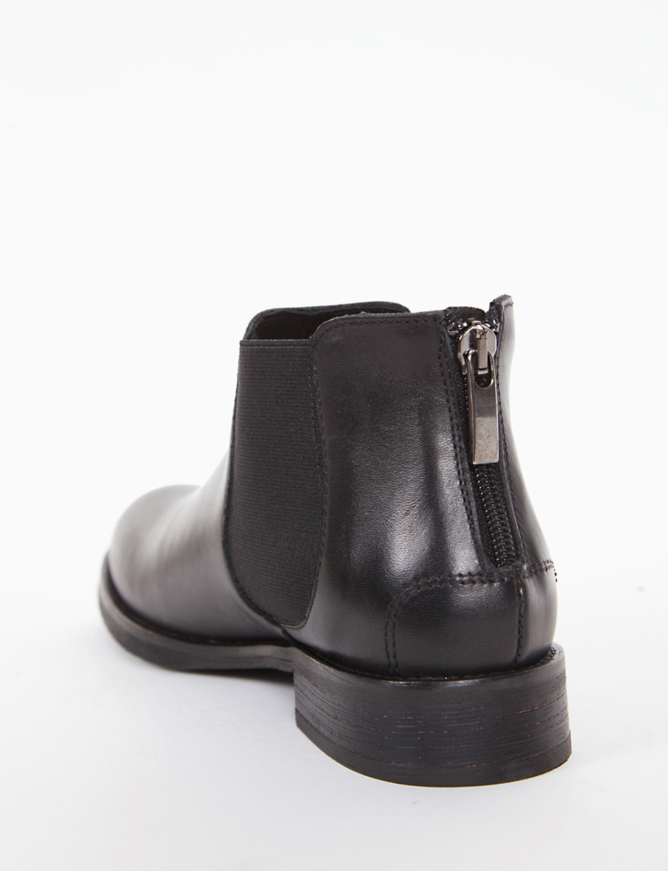 stivaletto tacco 2 cm nero