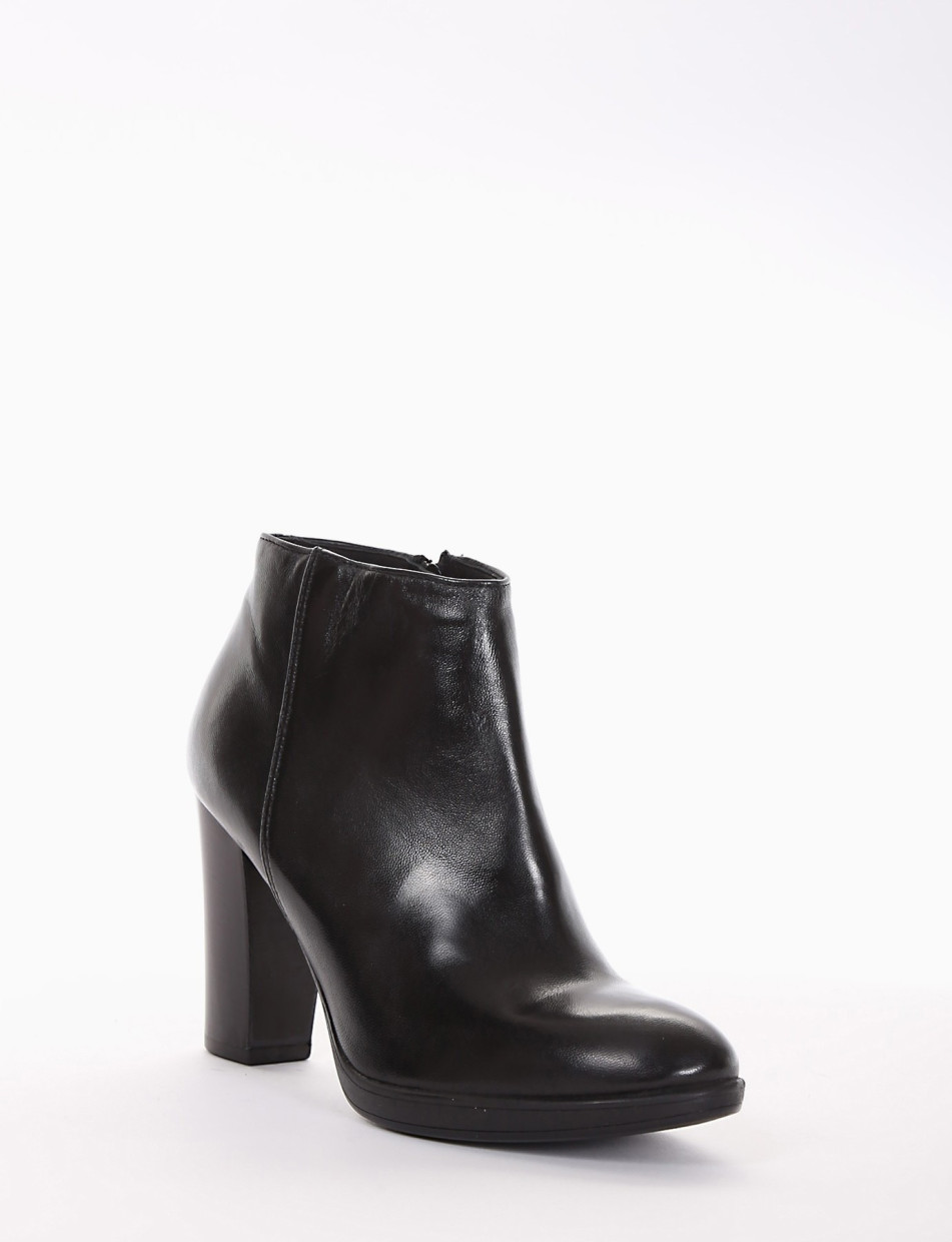 High heel ankle boots heel 9 cm black leather