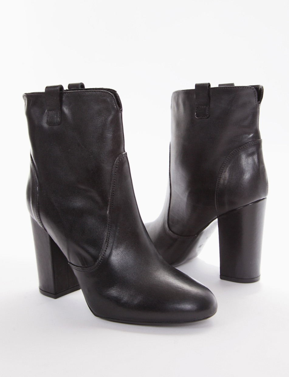 High heel ankle boots heel 9 cm black leather