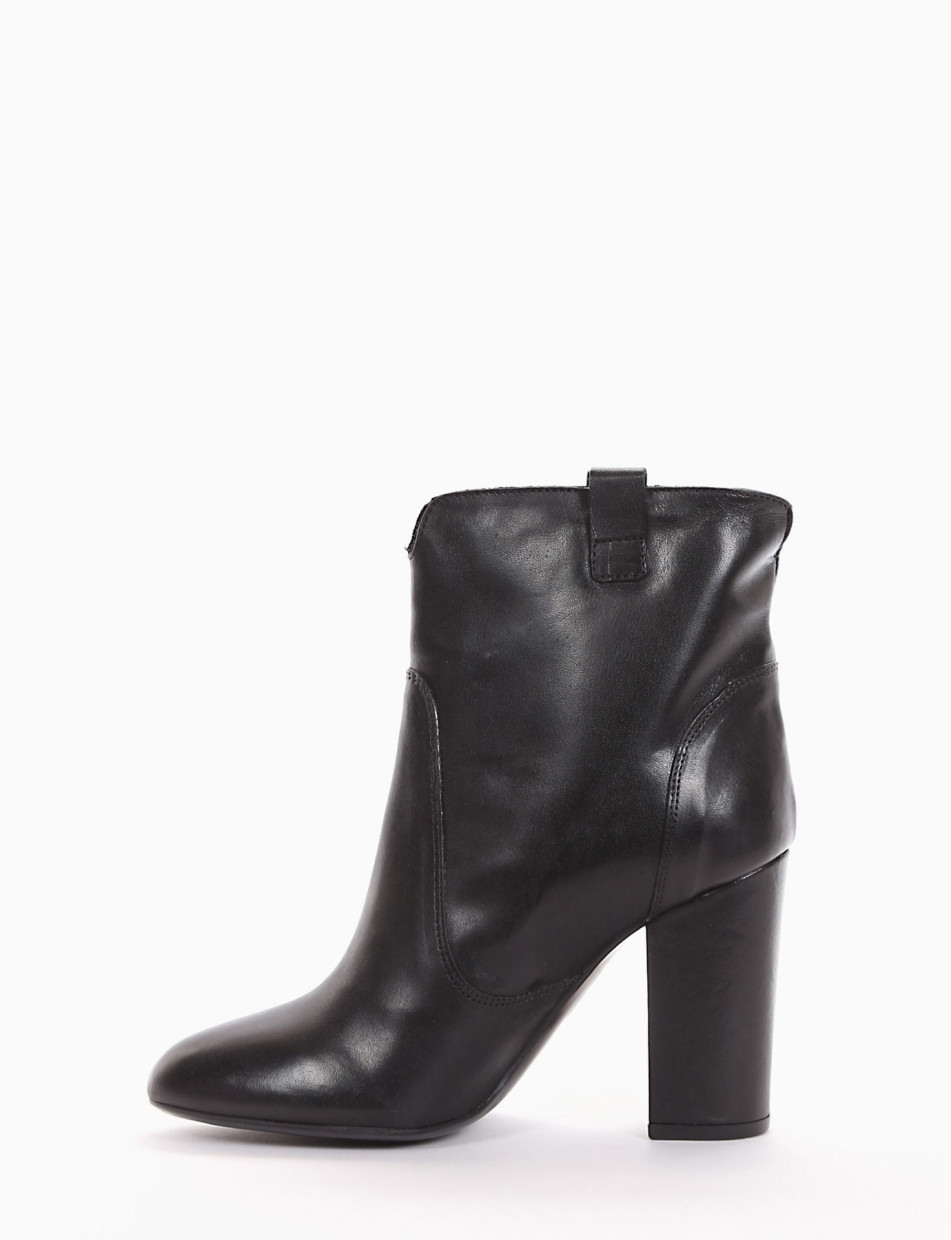 High heel ankle boots heel 9 cm black leather