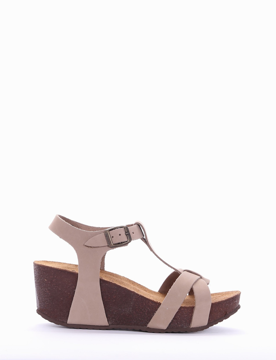 15 Best Comfortable Wedge Sandals for a smooth happy walk – British D'sire