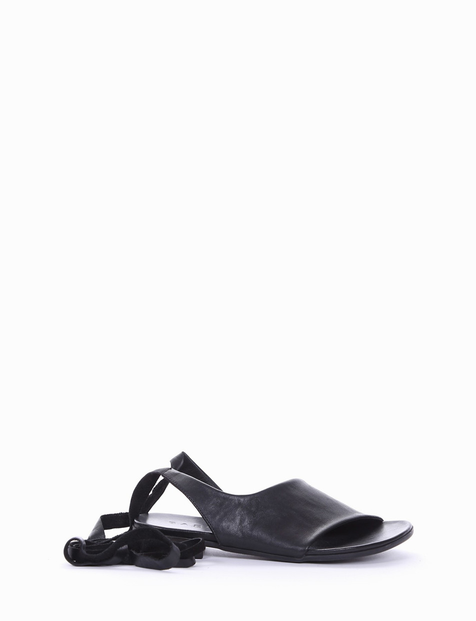 Low heel sandals heel 1 cm black leather