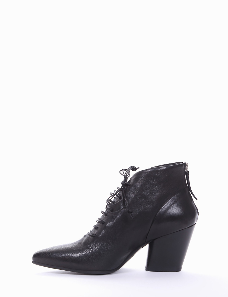 High heel ankle boots heel 7 cm black leather