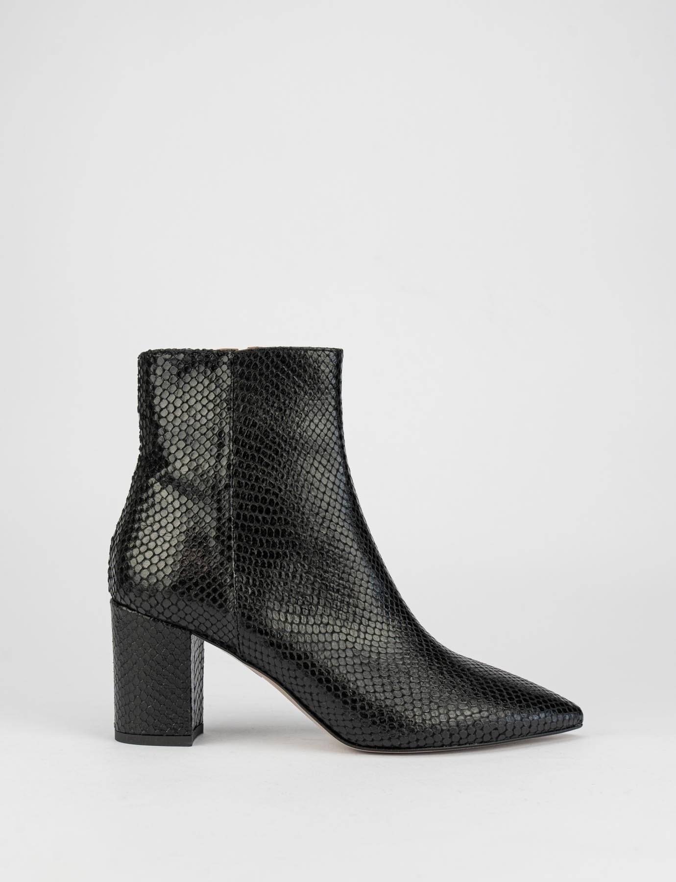 Black snakeskin best sale heeled boots