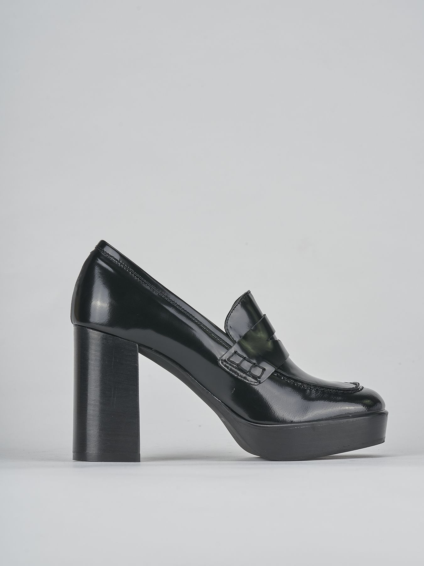 An Intriguing Proposition Rhinestone Platform Loafers (Black) | Platform  loafers, Loafers black, Black fashion